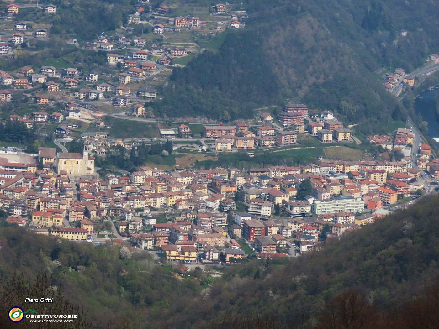 32 Zoom sul centro di Zogno.JPG